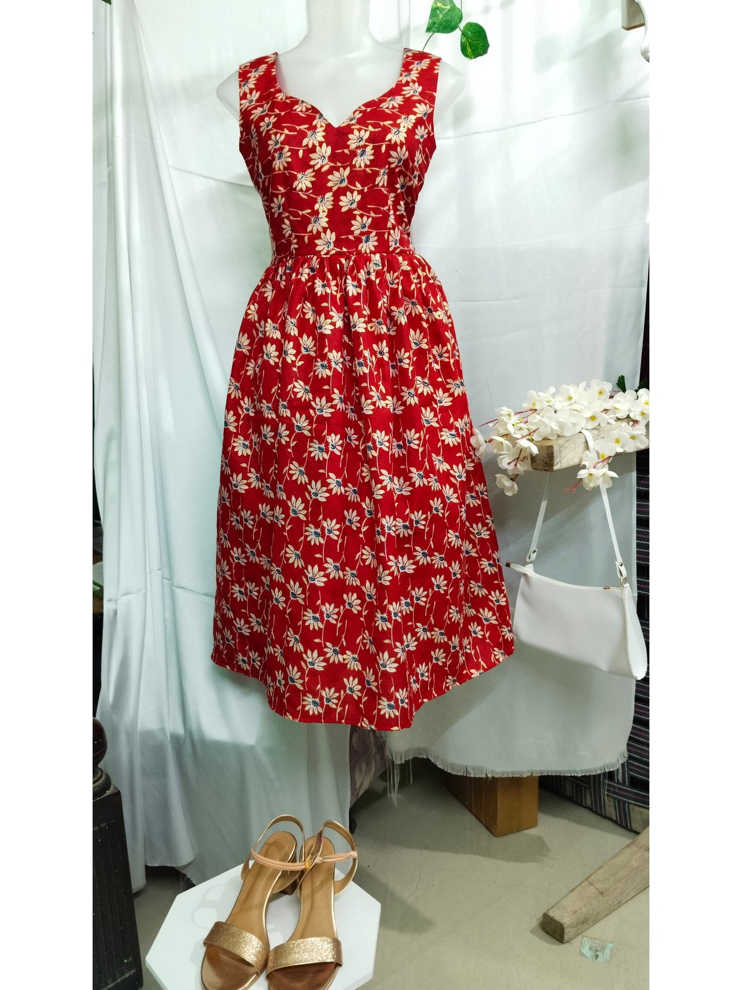 RED COTTON FLORAL PRINT SLEEVELESS DRESS