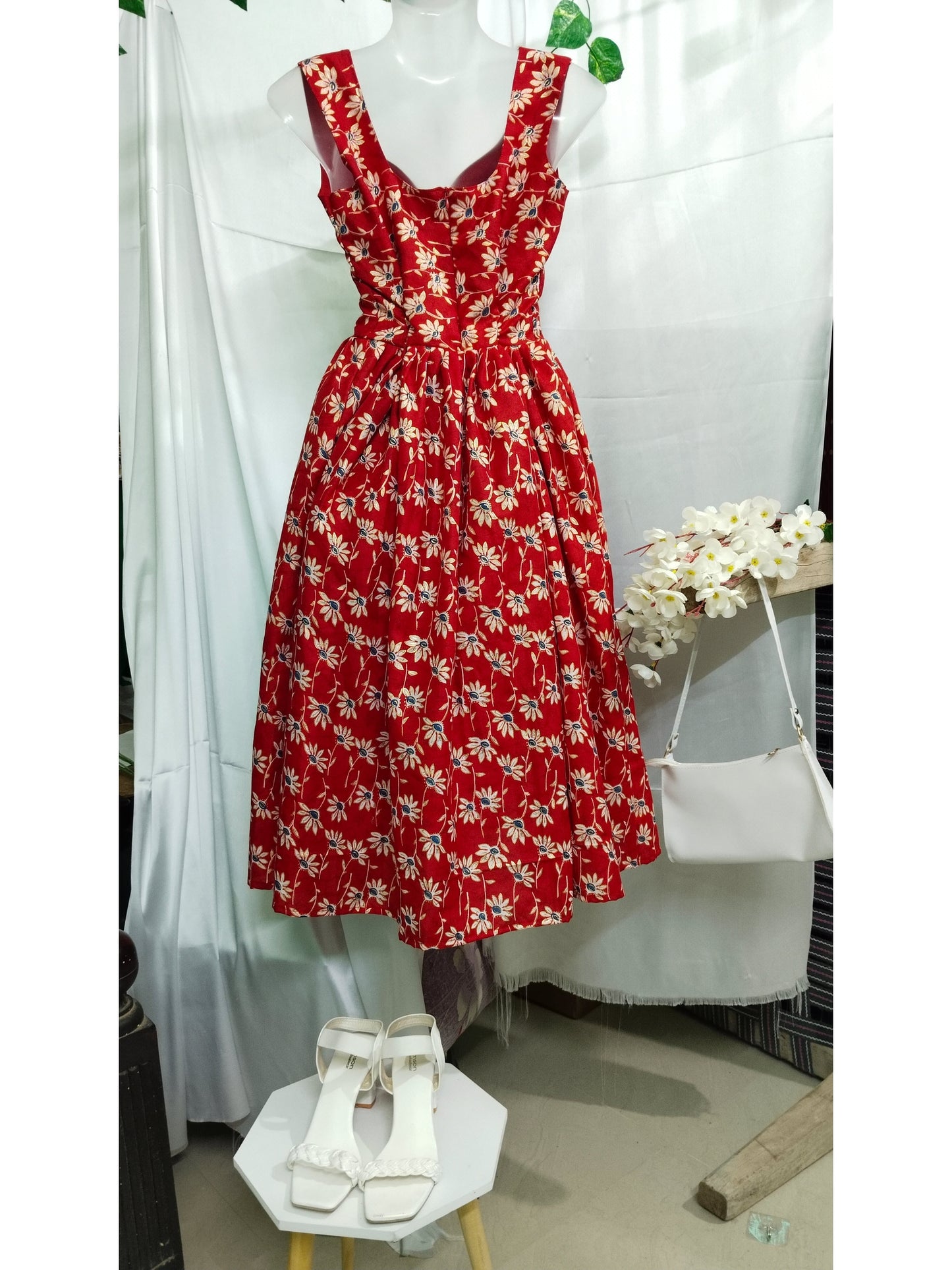 RED COTTON FLORAL PRINT SLEEVELESS DRESS