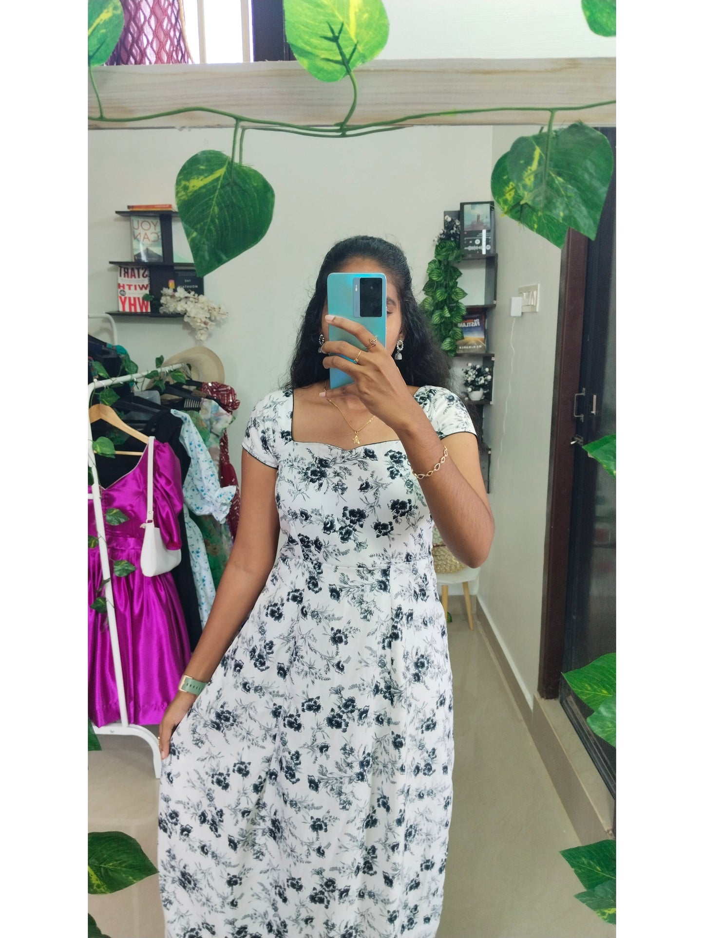 BLACK & WHITE FLORAL PRINT CREPE DRESS