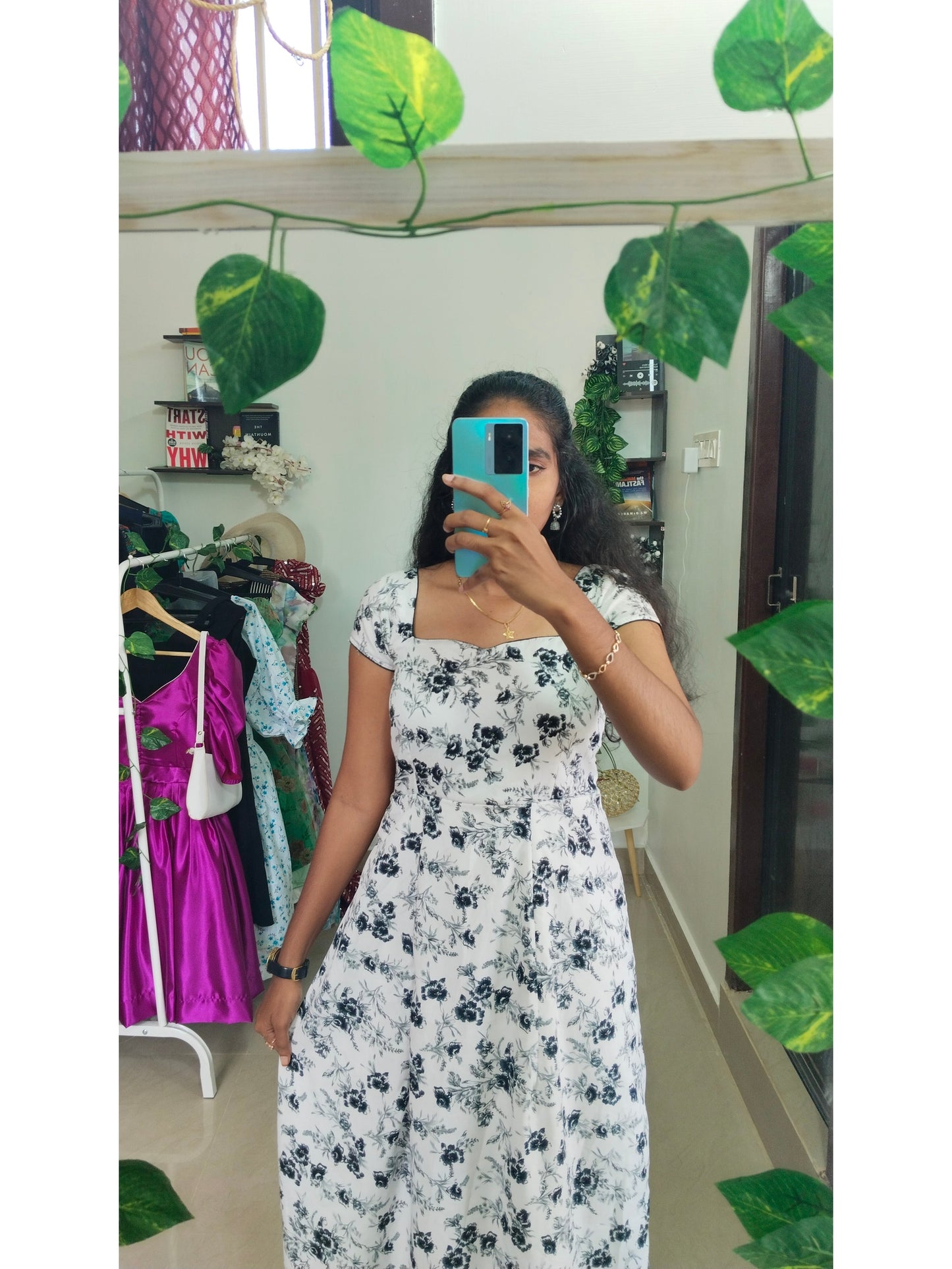 BLACK & WHITE FLORAL PRINT CREPE DRESS