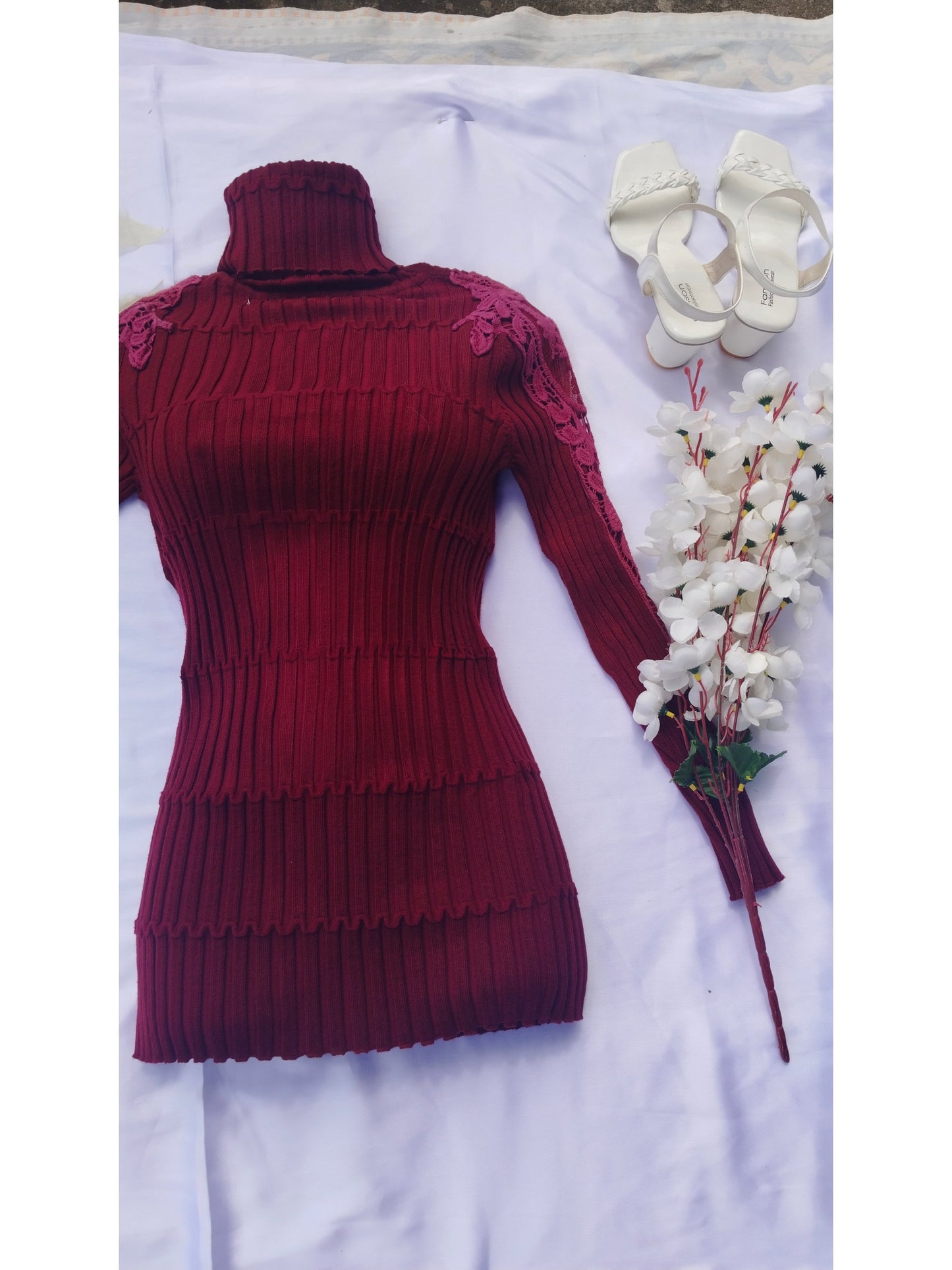 RED TURTLE NECK TOP