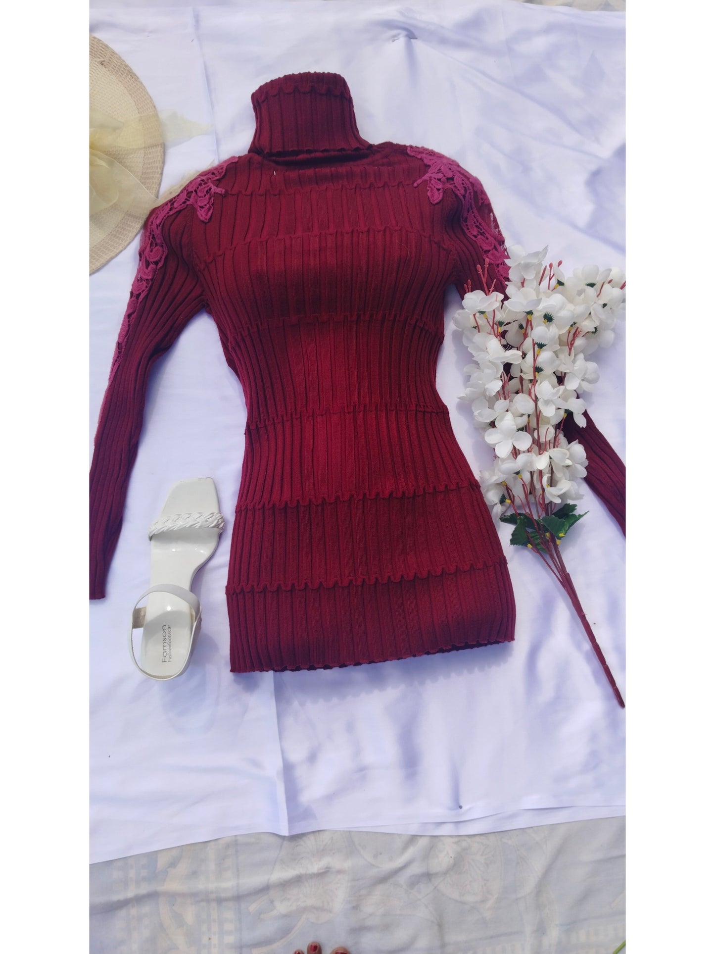 RED TURTLE NECK TOP