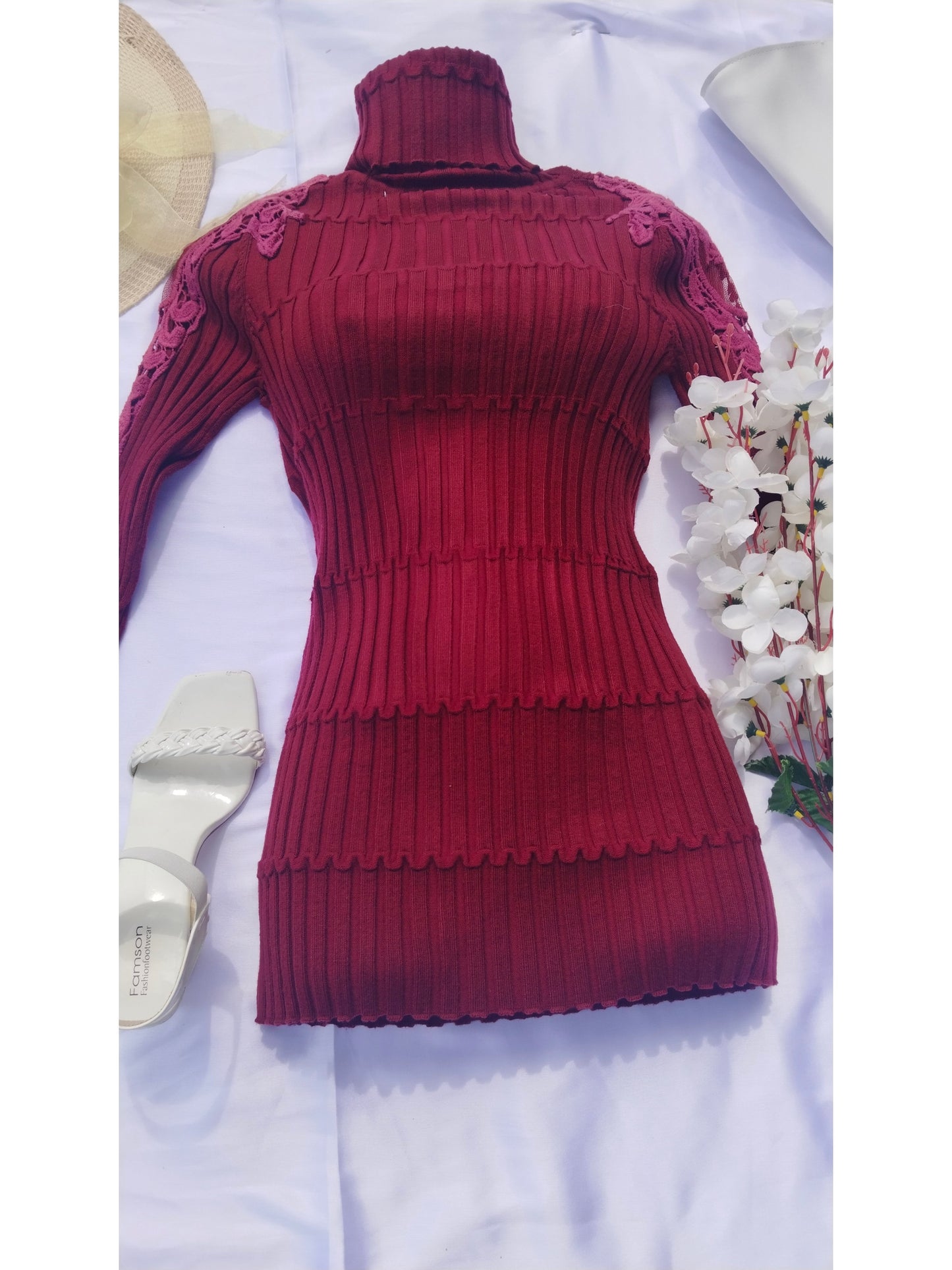 RED TURTLE NECK TOP