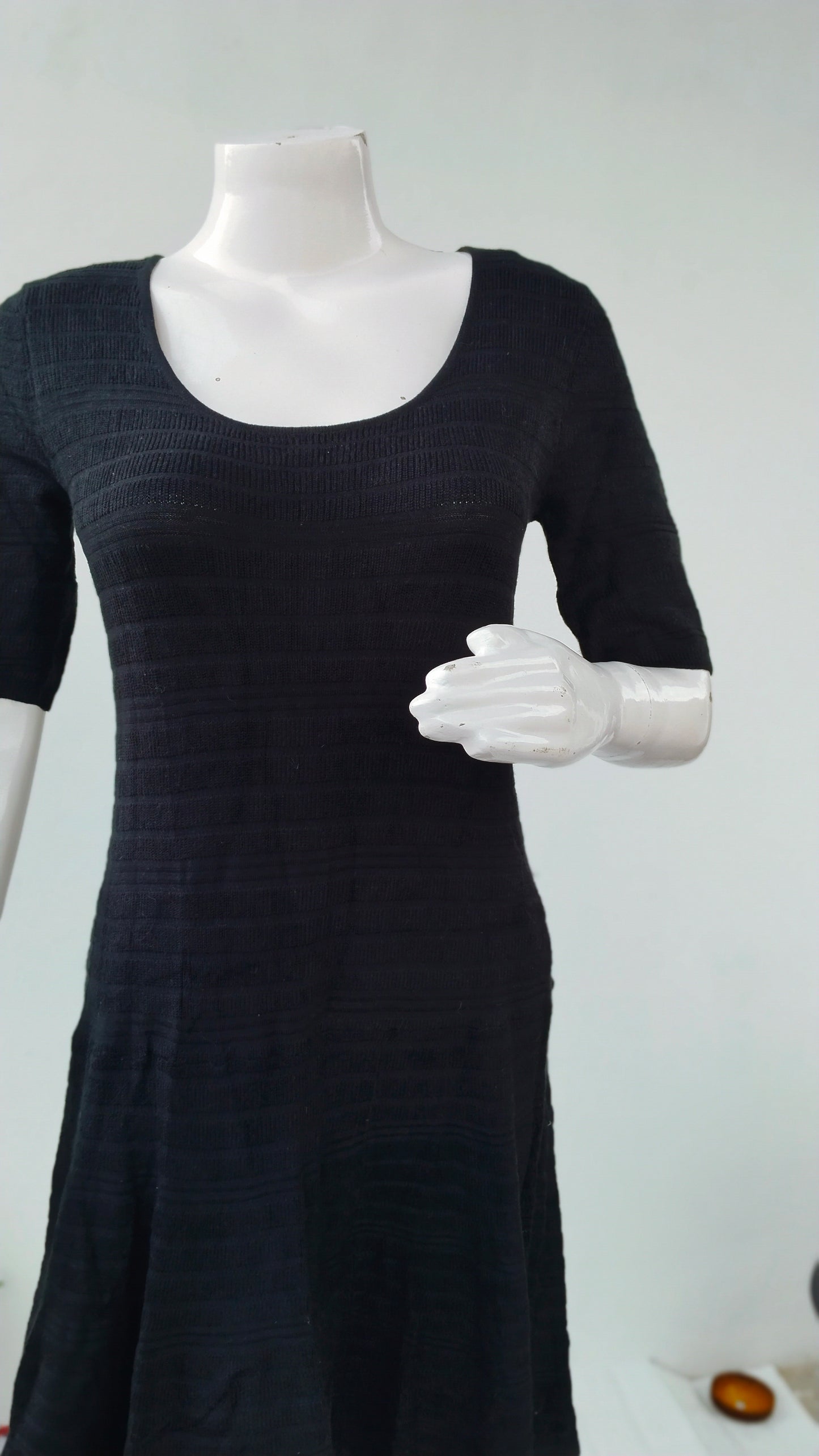 RIBBED BLACK SHORT SLEEVE FIT & FLARE DRESS