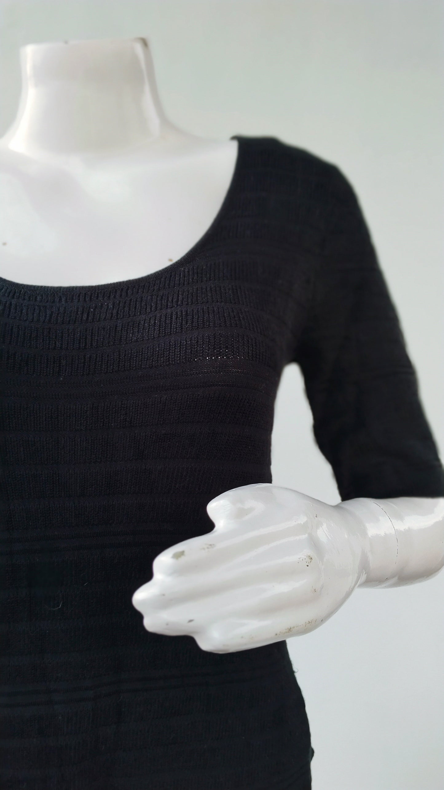 RIBBED BLACK SHORT SLEEVE FIT & FLARE DRESS