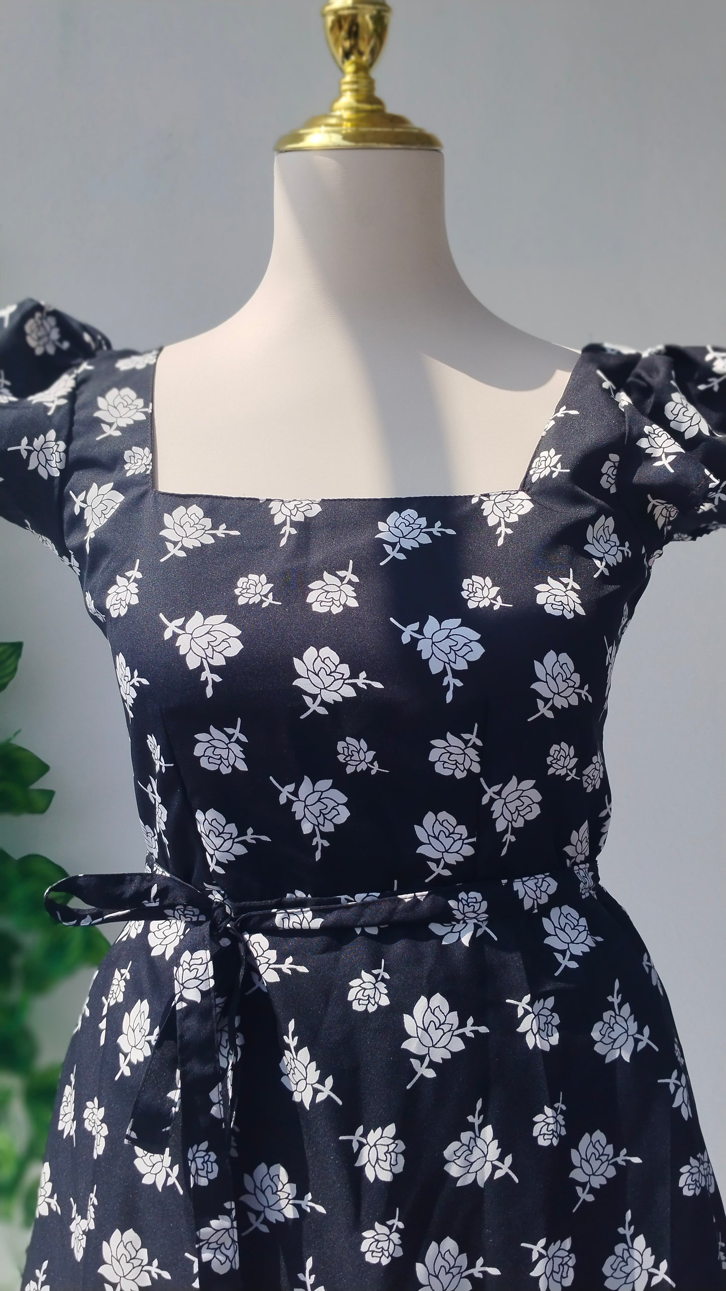 BLACK ROSE