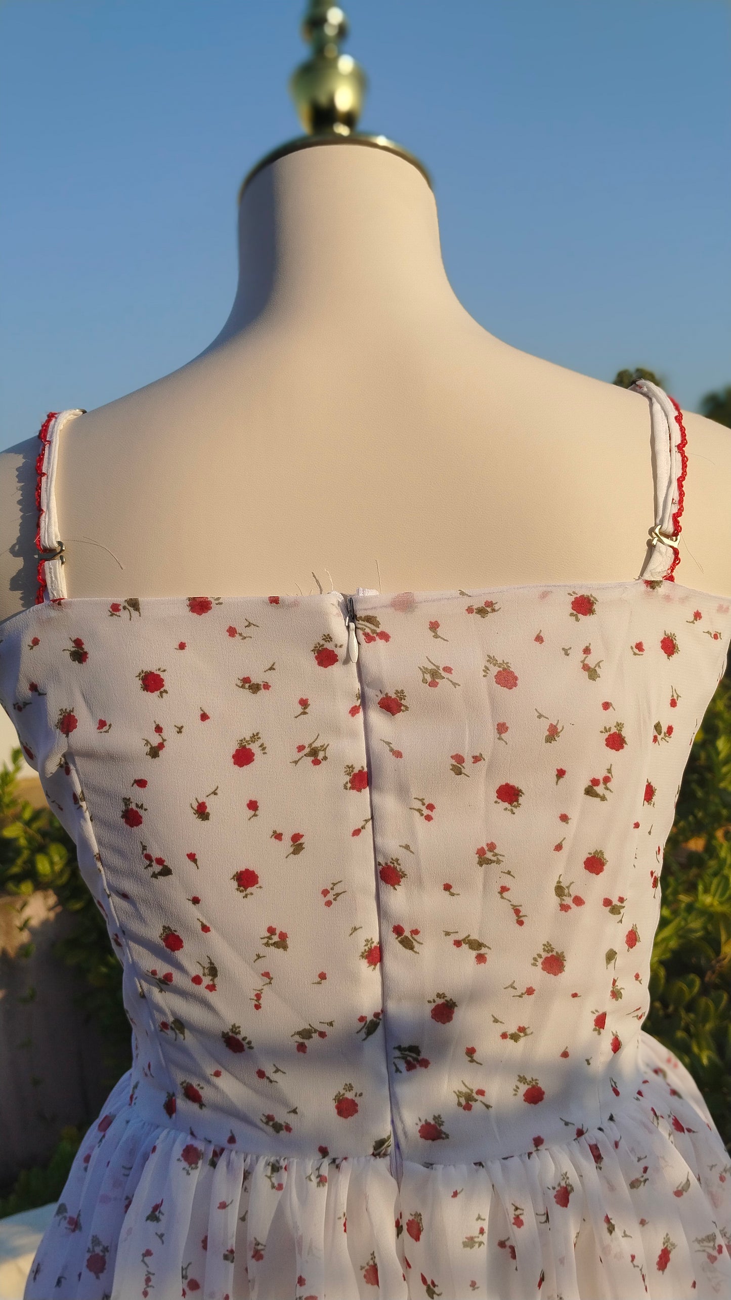 WHITE FLORAL STRAP DRESS