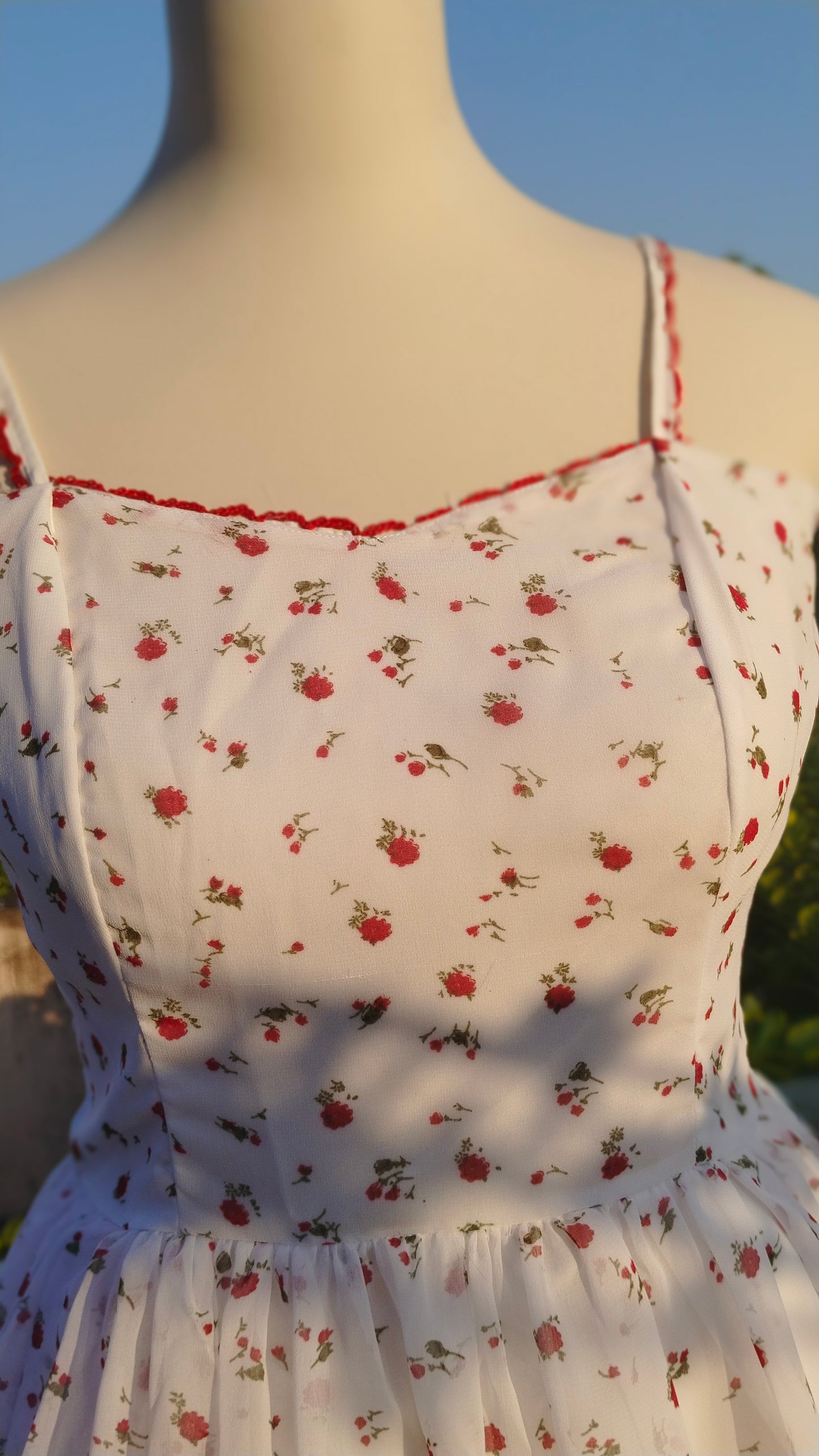 WHITE FLORAL STRAP DRESS