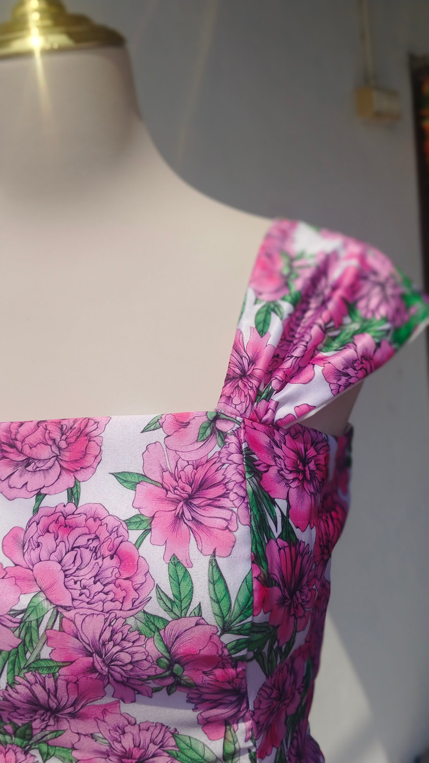 PREMIUM SATIN ROSE PRINTED FLORAL FDRESS
