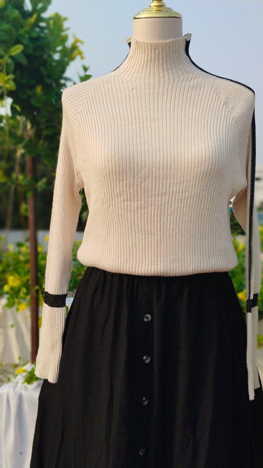 OFF WHITE TURTLE NECK TOP