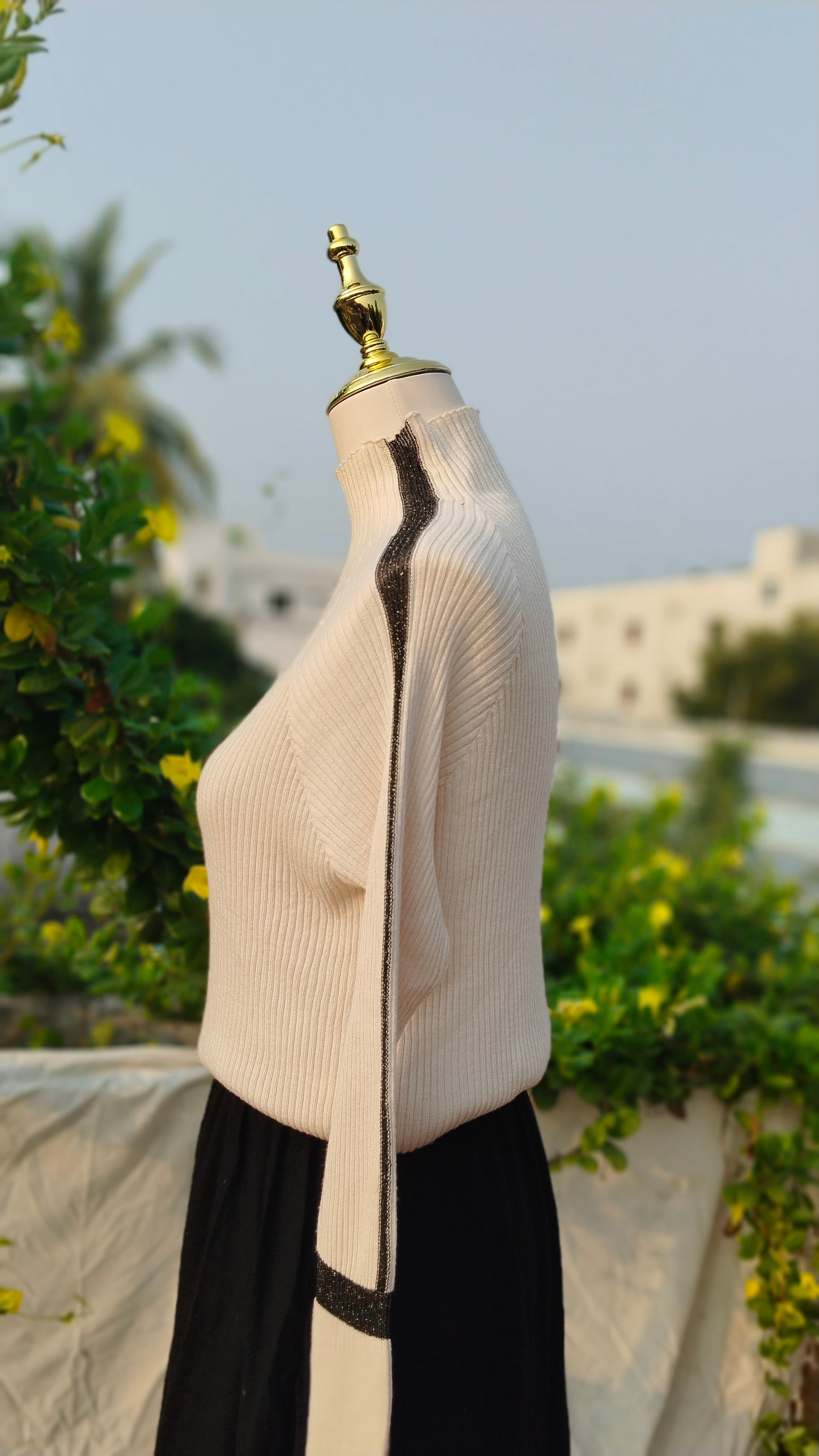 OFF WHITE TURTLE NECK TOP