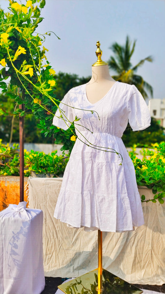 WHITE HAKOBA V- NECK DRESS
