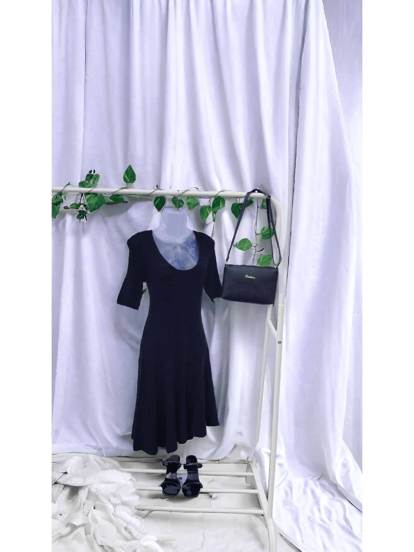RIBBED BLACK SHORT SLEEVE FIT & FLARE DRESS