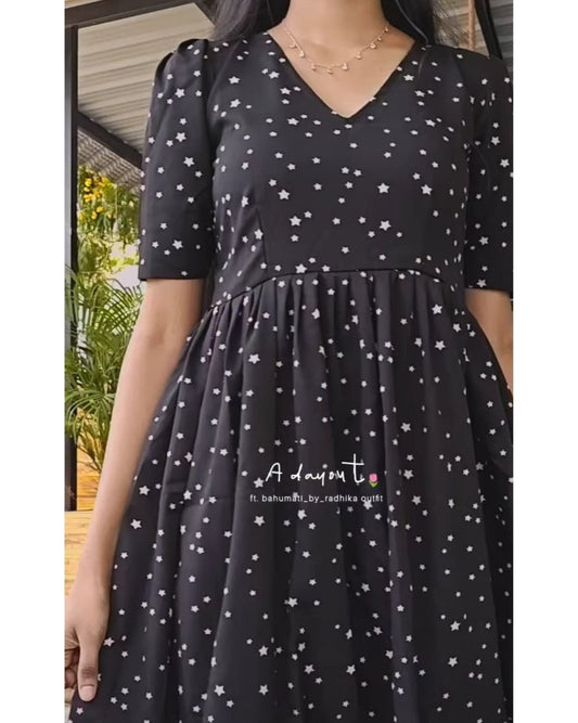 BLACK STAR CREPE LONG SKIRT